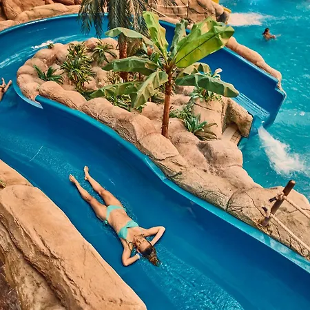 キャンプ場 Terme Village - Mobile Homes チャテジ・オプ・サヴィ